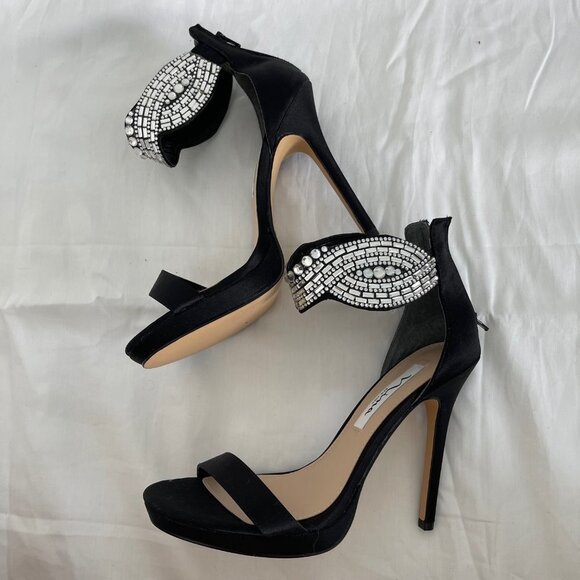 NINA BLACK HEELS WITH BEDAZZLED ANKLE DETAIL SZ 8 - Picture 2 of 7
